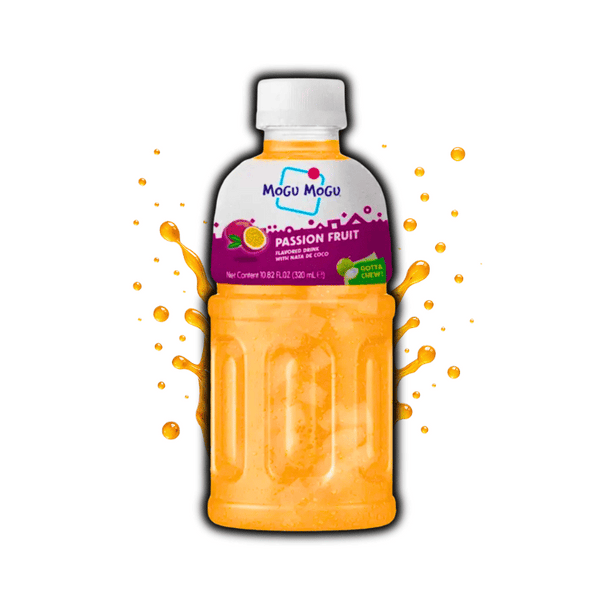 Photo de la bouteille Mogu Mogu Passion Fruit 33cl – boisson thaïlandaise au fruit de la passion avec morceaux de nata de coco, dispo sur OhMyCandy.fr
